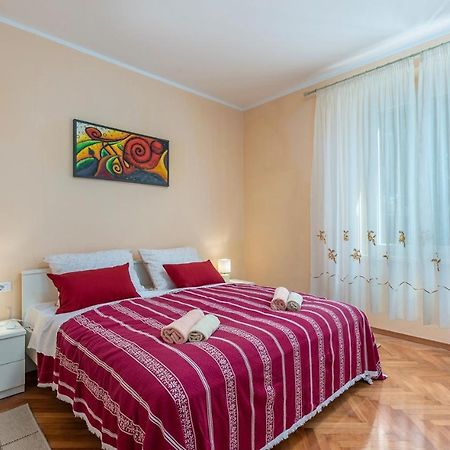 Apartment Lazzarich With Terrace Porec Exterior photo