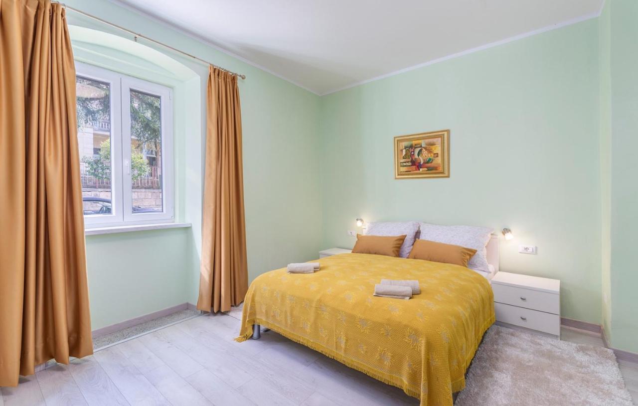Apartment Lazzarich With Terrace Porec Exterior photo